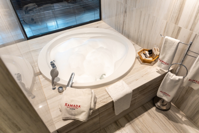 Deluxe Suite Jakuzili - Resim 5