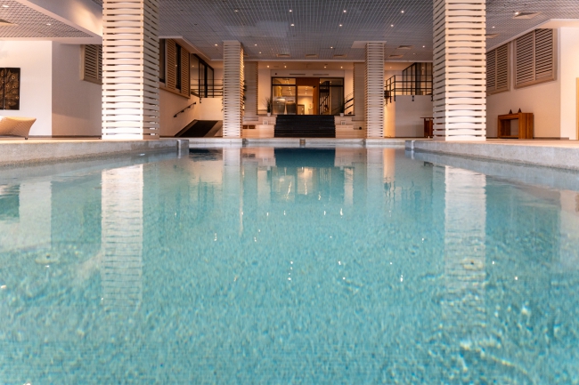 Kapalı ve Isıtmalı Havuz - Resim 3